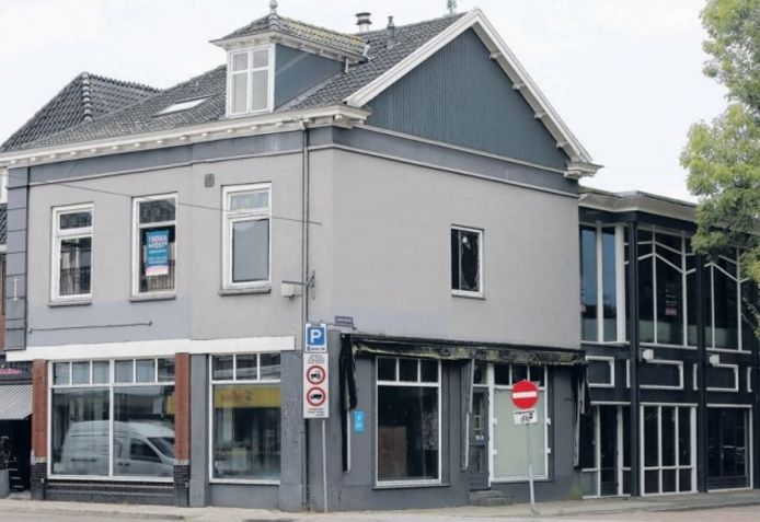 Aan de Nieuwstad in Lochem wacht voormalig café De Bengel al sinds augustus 2011 op een nieuwe invulling.