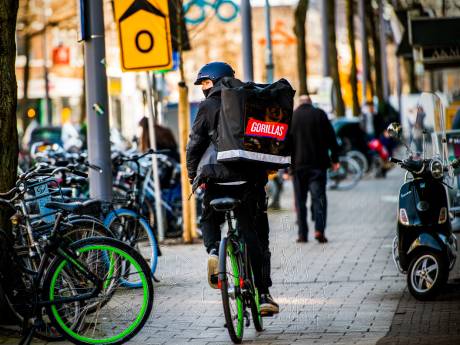 Zorgen om scheurende flitsbezorgers: ‘Binnen 10 minuten bezorgen is een enorme prikkel’