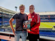 Arne Slot ontvangt het officiële AD-kampioensboek: ‘Mooi om zo’n prachtig seizoen nog eens te beleven’