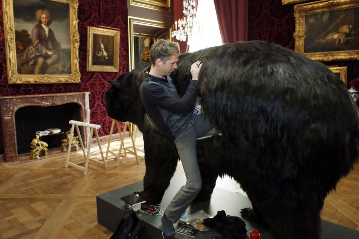 Poincheval is op 1 april in de beer gestapt en komt daar 13 april pas weer uit. Beeld afp