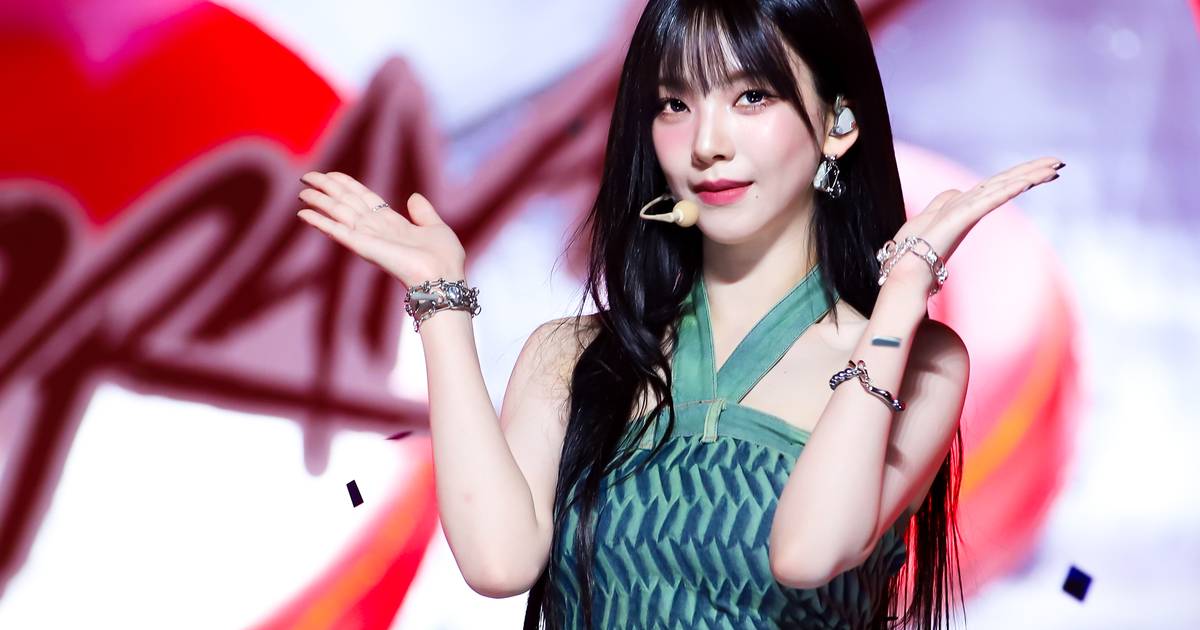 Странно: звезда K-Pop должна извиниться перед разгневанными фанатами за отношения |  знаменитости