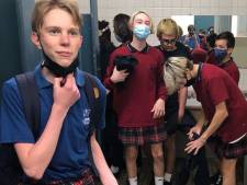 Pour dénoncer le sexisme, ces garçons québécois viennent à l’école en jupe