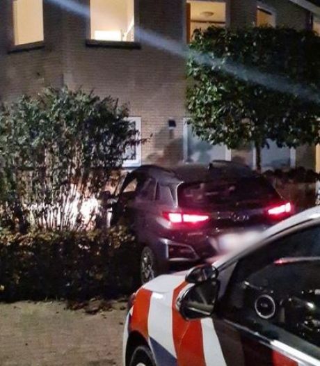 Fransman (22) veroorzaakt bijna twee ongelukken en springt uit rijdende auto in Nieuwegein