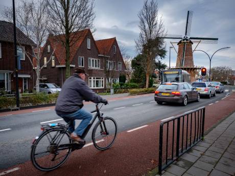 Bureau buigt zich over inrichting drukke Julianalaan Maassluis