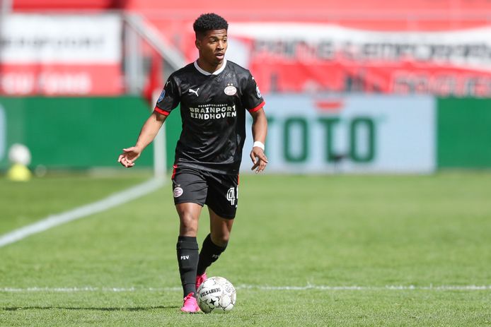 Shurandy Sambo bij zijn enige officiële duel voor PSV vooralsnog, FC Utrecht-uit van vorig seizoen.