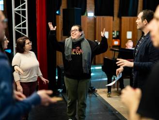 Sopraan Francis van Broekhuizen zorgt met Opera Zuid voor avond vol vermaak in de onderwereld