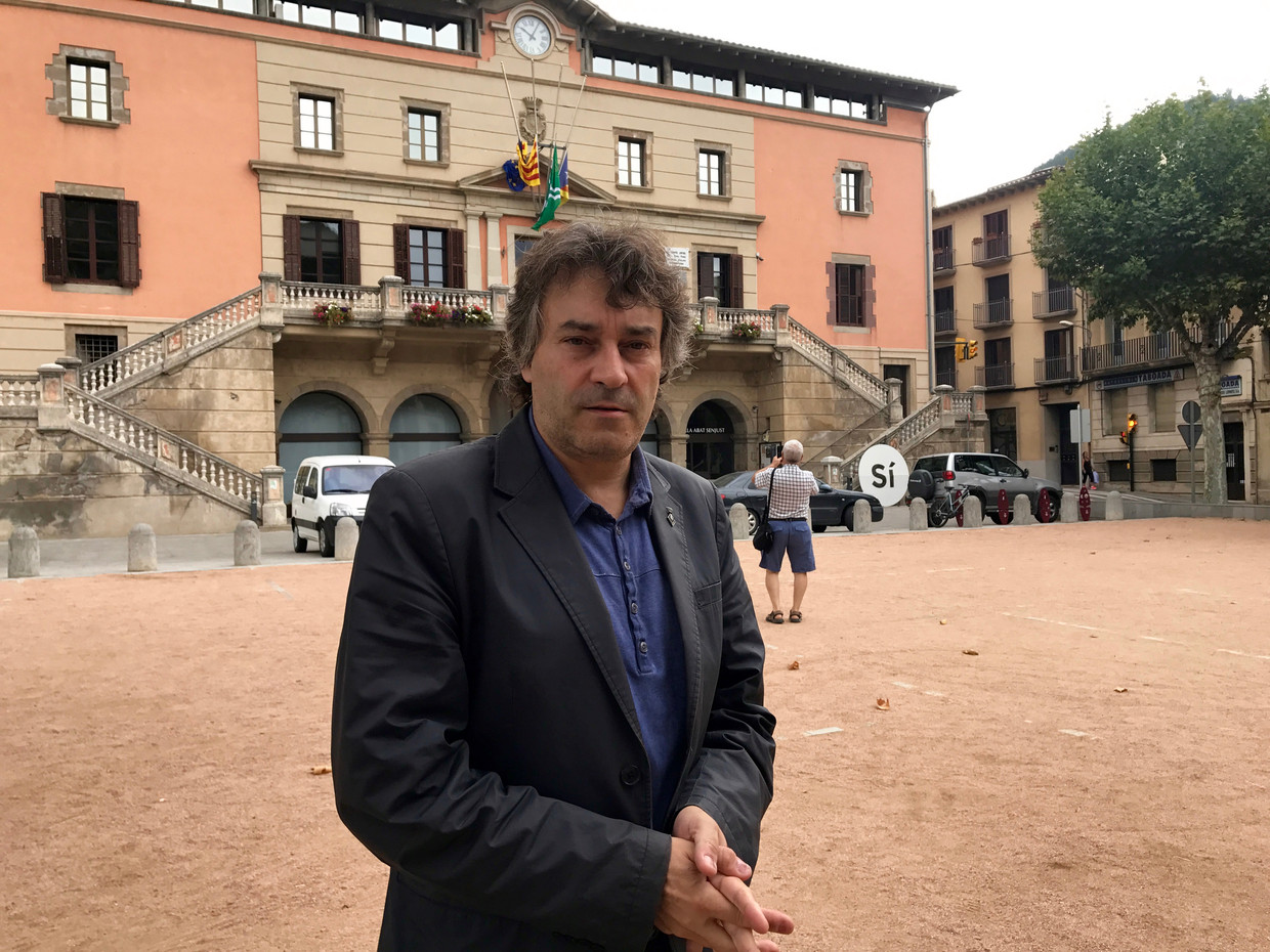 Burgemeester Jordi Munnel van het stadje Ripoll. Beeld Alex Tieleman