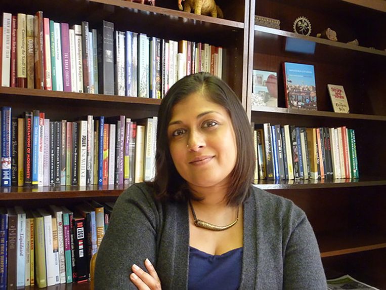 Neha Vora: ‘De uitbuiting begint en eindigt niet zomaar bij een landsgrens.’ Beeld 
