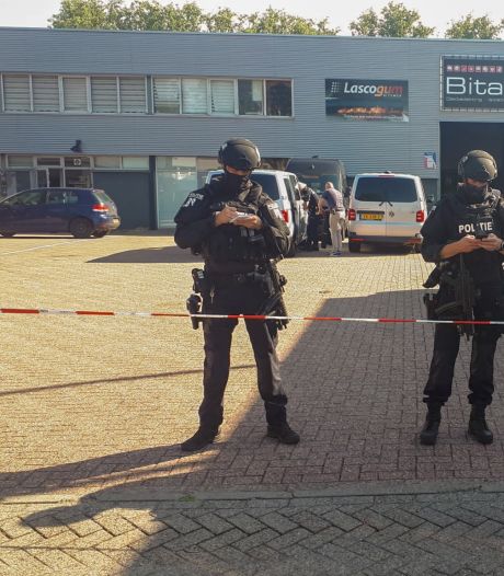 Mexicanen opgepakt bij inval politie in crystal meth-lab op bedrijventerrein Het Broek in Arnhem