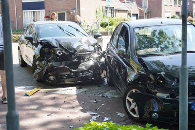 Automobiliste gewond bij botsing in Rijen