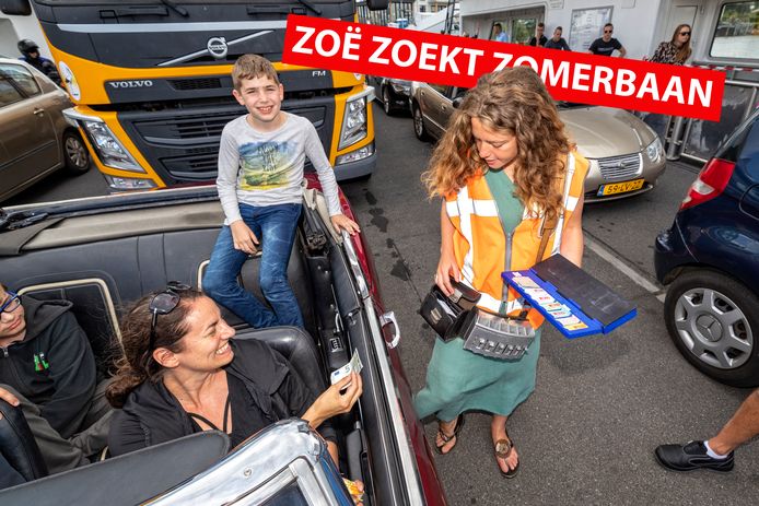 Zoë Zoekt Zomerbaan: Zoë de Goede werkt op de veerpont.