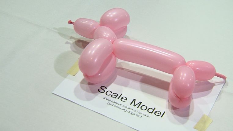 Het schaalmodel van de ballonnenhond. Beeld   