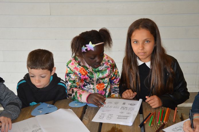 De nieuwe leerlingen van het Hartencollege Buitengewoon Lager Onderwijs krijgen een meter of peter toegewezen.