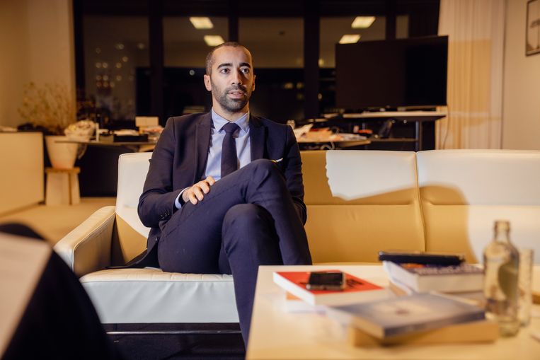 'Om de zoveel tijd begint het onder mijn oogleden te trillen. Dan weet ik: ‘Shit, het is weer zover. Ik moet rusten.’ Beeld © Stefaan Temmerman