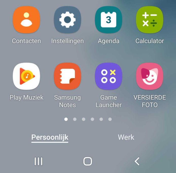 ‘Versierde Foto' tussen andere apps op een Samsung-smartphone.