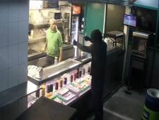 Patatbakker Edsel (63) niet bang voor overvaller: ‘Een klootzak, met zo’n nepdingetje’