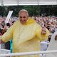 Paus sluit Aziëreis af met record massamis