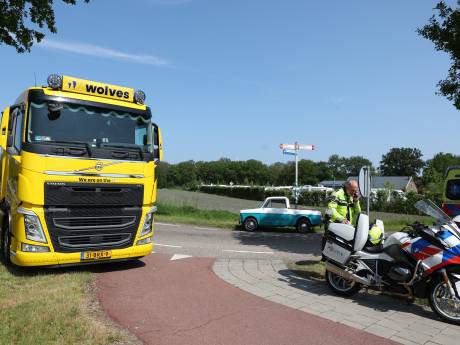 Bromfietser ernstig gewond bij ongeval in Holten