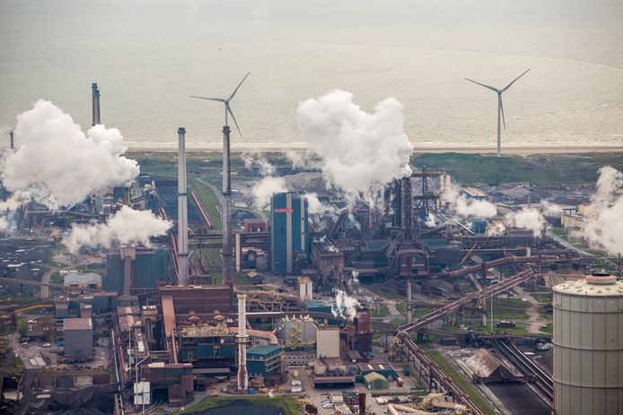 Hoe moet het verder met Tata Steel? 7 vragen over de grootste CO2-vervuiler