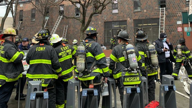 31 gewonden bij brand in een flatgebouw in The Bronx in New York Beeld newsnationnow