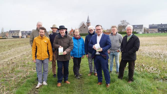 Natuurpunt De Torenvalk lanceert nieuwe wandel-en streekgids ‘Bewegen langs Trage Wegen’