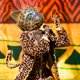 Spannend! Volgens kijkers zitten déze BN'ers in de bizarre kostuums van 'The Masked Singer'