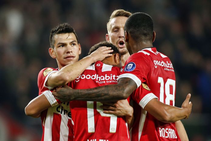 epa07107828  PSV players celebrate a goal during the Dutch Eredivisie soccer match between PSV Eindhoven and FC Emmen in Eindhoven, The Netherlands, 20 October 2018.  EPA/THOMAS BAKKER