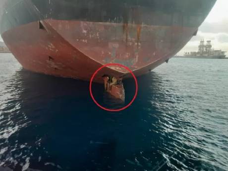 Cachés sur le gouvernail d’un pétrolier, trois clandestins survivent à un périple de 11 jours 