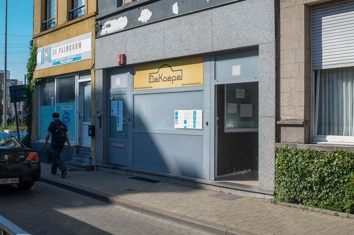 Moskee De Koepel in de Stenenbrug 11  is administratief totaal niet in orde volgens Somers. Hij is een procedure gestart om ook deze moskee van haar erkenning te strippen.