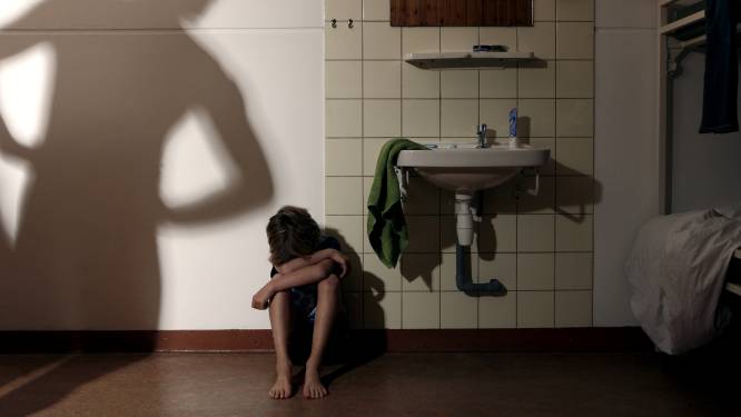 Domineeskinderen klagen hun ouders aan vanwege 29 jaar lange mishandeling: ‘Het was een hel’