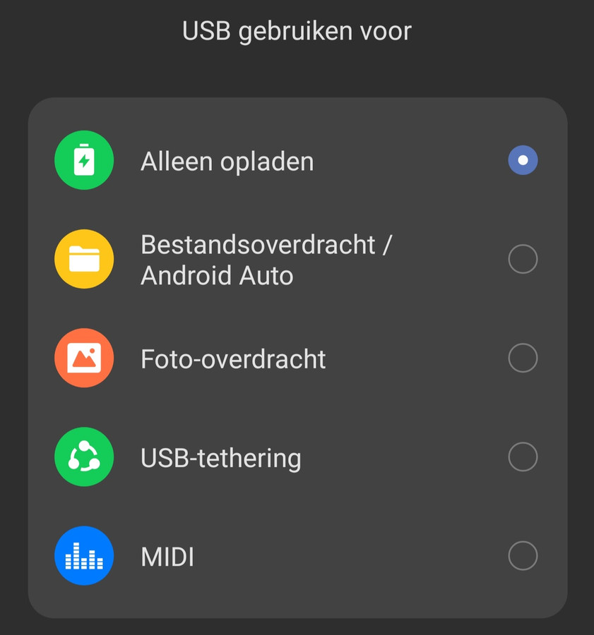 Laad je een smartphone best niet op publieke plaatsen? En