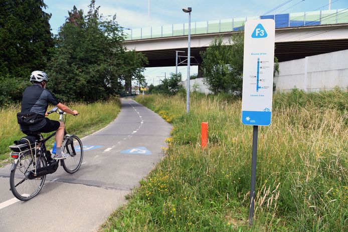 De F3 is de fietssnelweg tussen Leuven en Brussel en is een veelgebruikte route voor woon-werkverkeer.