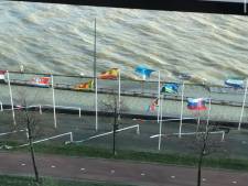 Storm Eunice knakt 22 masten van Vlaggenparade: ‘Dit hadden we niet zien aankomen’
