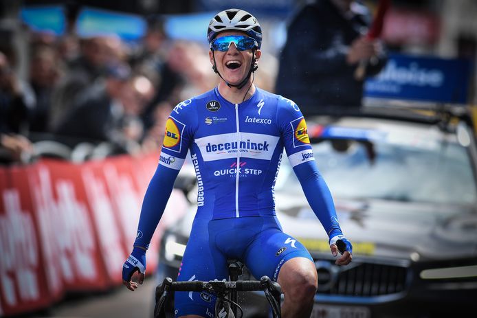 Remco Evenepoel Verlengt Contract Met Monstertermijn Goudhaantje Tekent Voor Maar Liefst Vijf Jaar Bij Wielrennen Hln Be