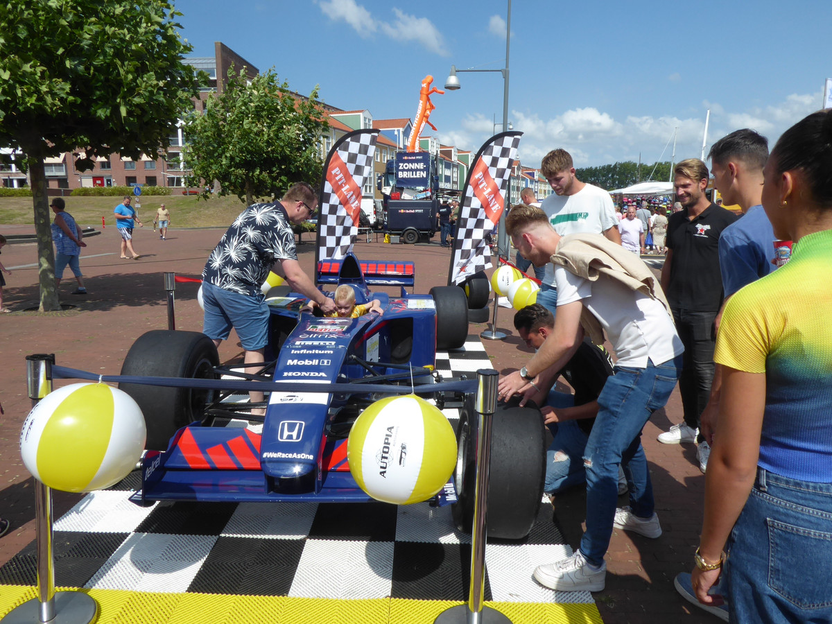 Ringsteken Kermis En Een Formule 1 Simulator De Vestingdagen Zijn Terug En Bezoekers Genieten 4679