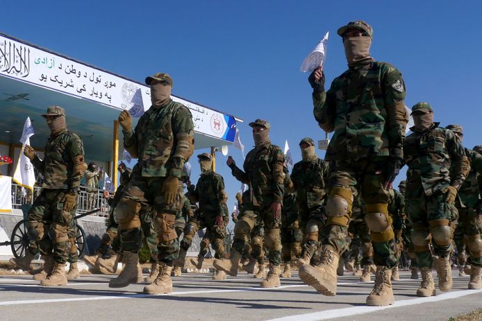 Deze talibanstrijders hebben net drie maanden militaire training achter de rug.