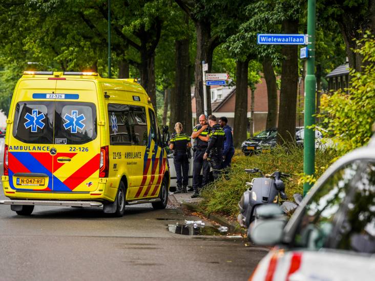 Scooterbestuurder valt en raakt zwaargewond aan voet in Nuenen