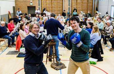 Muzikale battle én broederstrijd bij ludiek ingestoken concert harmonie Constantia