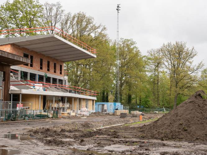 Louis De Winterstadion tegen begin november volledig gerenoveerd: “Beter zicht op sportveld en atletiekpiste” 