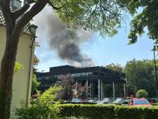 Cliënten geëvacueerd bij grote brand revalidatiecentrum Klimmendaal, rook van veraf zichtbaar