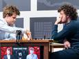 Schakers Magnus Carlsen en Hans Niemann op de Sinquefield Cup in Saint Louis.