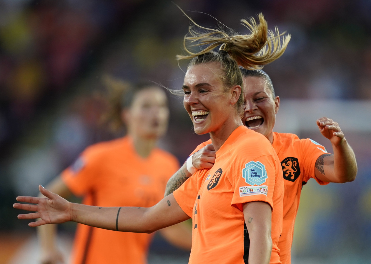 Jill Roord prijst 'knokkende’ Oranje Leeuwinnen ‘Een heel belangrijk punt’ Foto AD.nl