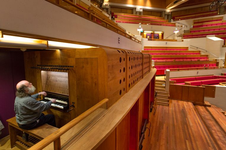 Het orgel in de grote zaal van Vredenburg. Organist Peter van Dijk ontwierp het. Beeld Jorgen Caris