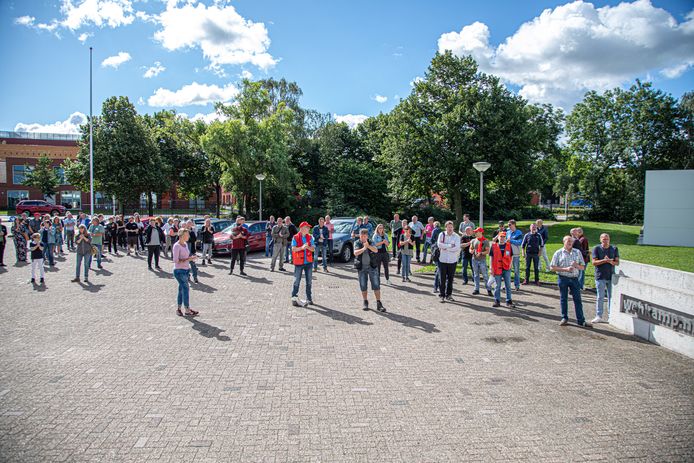 Raad Dosering Weglaten Vakbond kondigt 'hete zomer' aan na demonstratie bij hoofdkantoor Wehkamp  over sluiting vestiging Maurik | Buren | gelderlander.nl