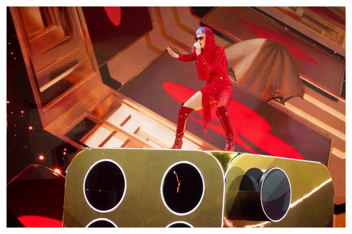 Katy Perry op het podium van het Sportpaleis.