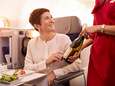 Vliegen in businessclass of first class steeds populairder bij toeristen: zoveel kost het je extra