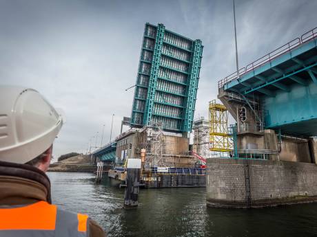 Haringvlietbrug gaat één nacht dicht