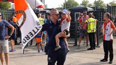Supporters Feyenoord hunkeren naar Van Persie