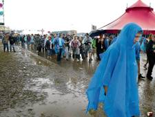 Weerplaza voorspelt regen en wind: duizenden bezoekers Lowlands willen van hun kaarten af