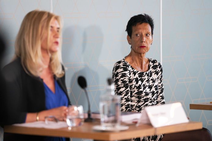 Voorzitter Monique Kempff (rechts) van de KNGU.